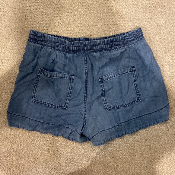 lightweight denim shorts - Picture 2 of 2